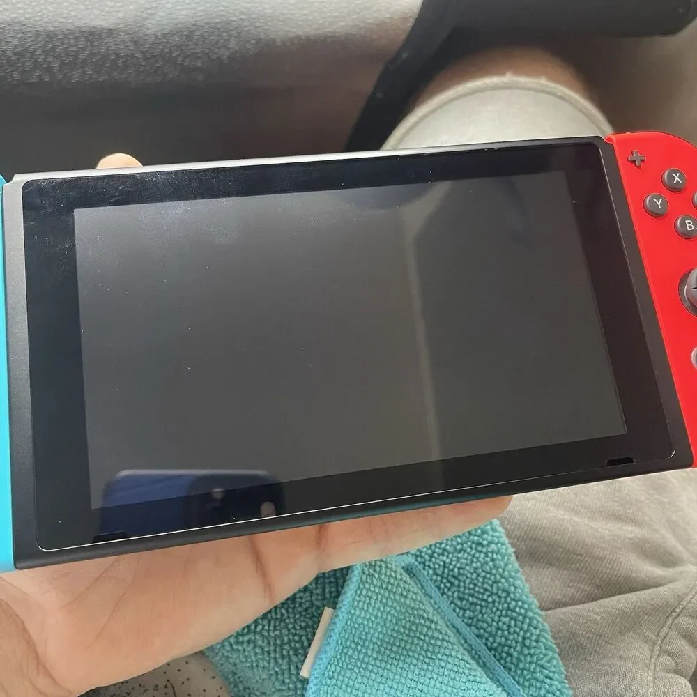 Nintendo Switch Handheld Console HAC-001(-01) - Excellent Mint Condition Bundle